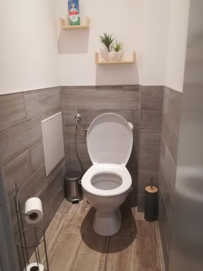 Appartement Calme Saint-Maixent-lʼÉcole Екстериор снимка